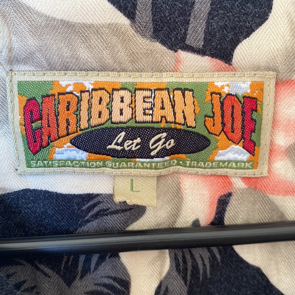 Caribbean Joe Hawaiian button up shirt with wooden buttons - Picture 2 of 4